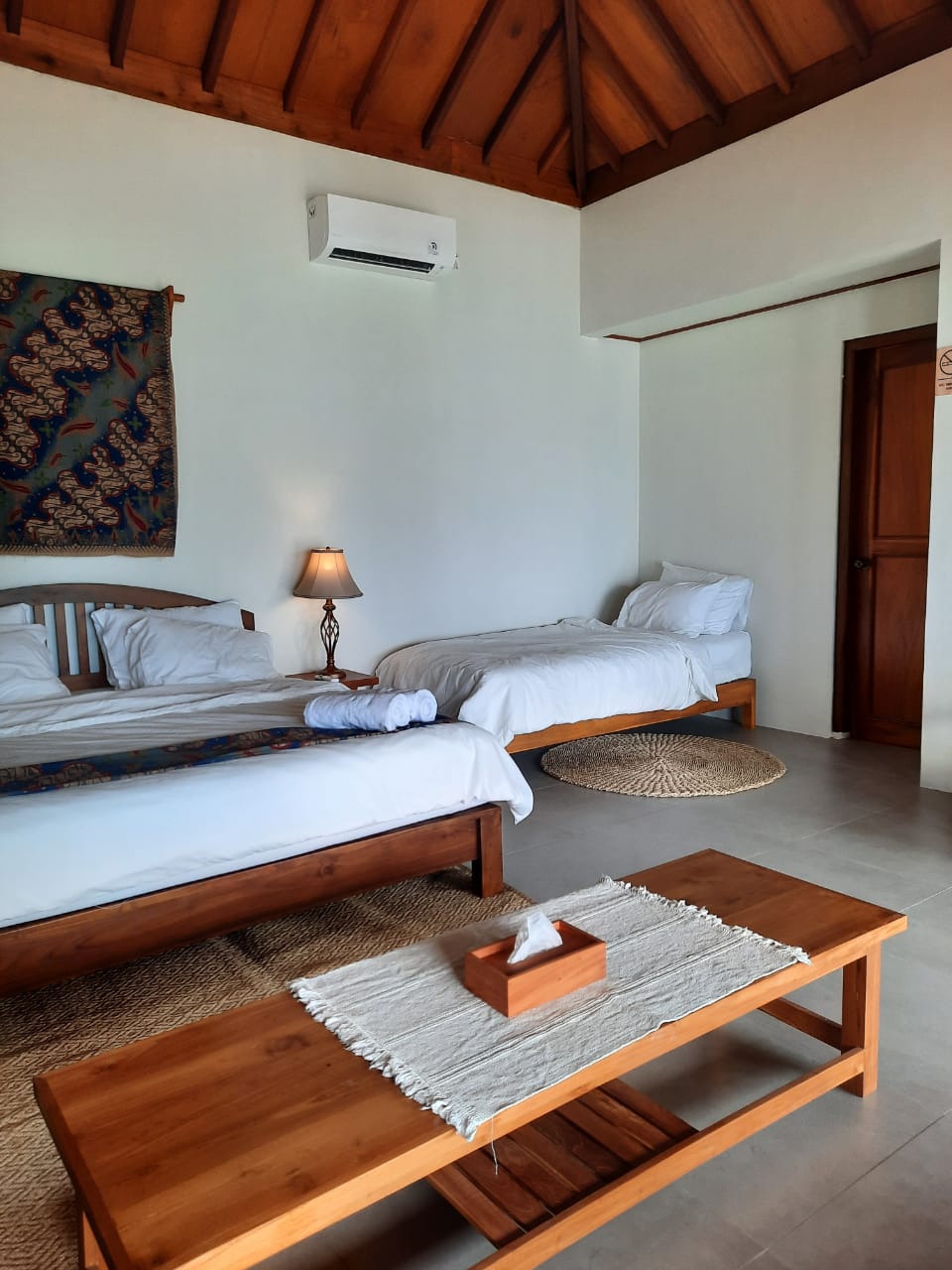 Kamar Triton Cottage 3p di Legon Waru Cottage & Resort (Pinggir Pantai View Laut)